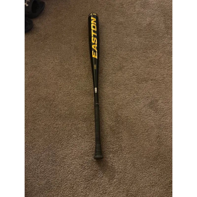 33/30 Easton Black Magic