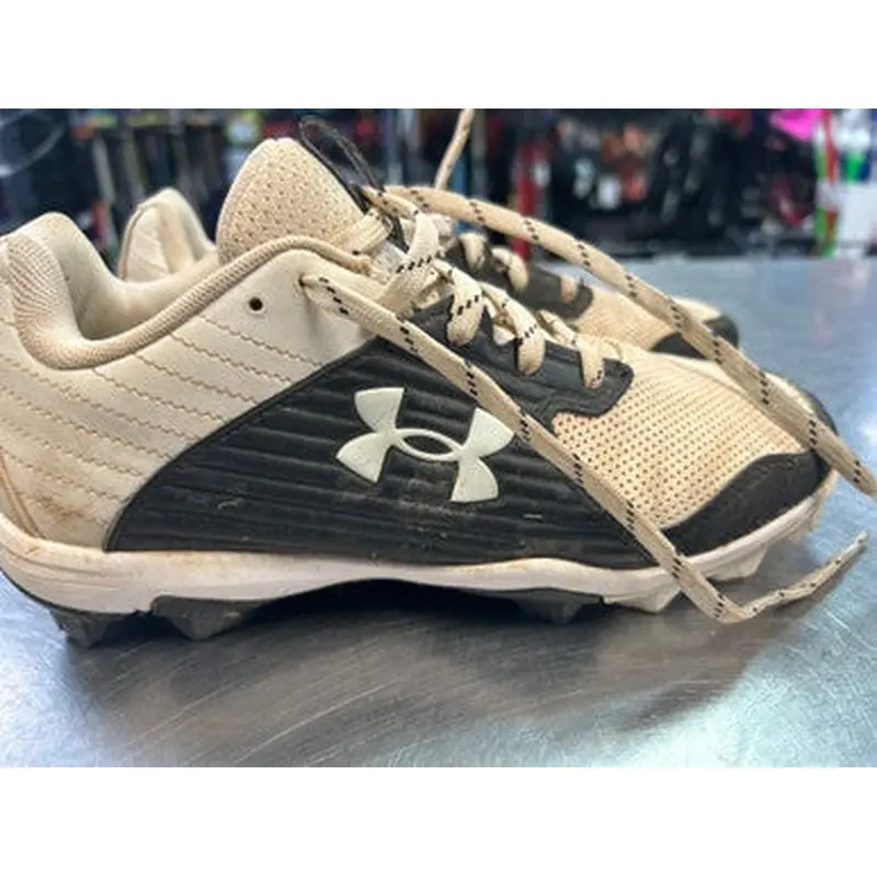 Used Under Armour LEADOFF BB/SB Cleats White Junior 05.5 11868-S000064047