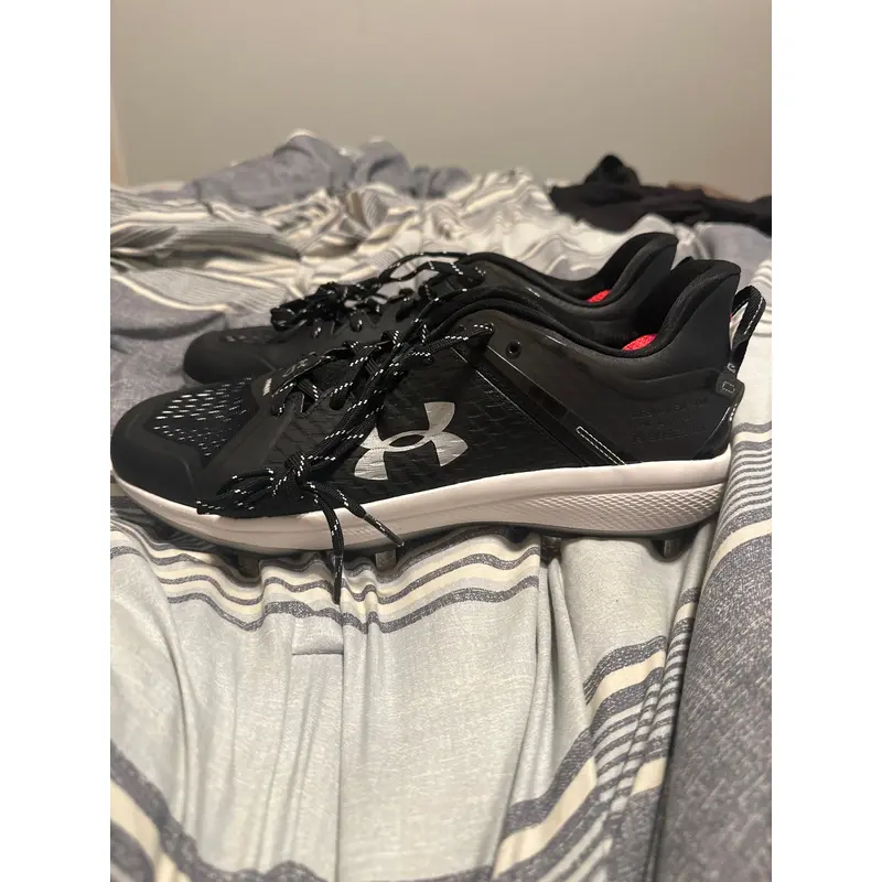 Black Men's Size M 12.0 (W 13.0)  Under Armour Low Top Metal (New)