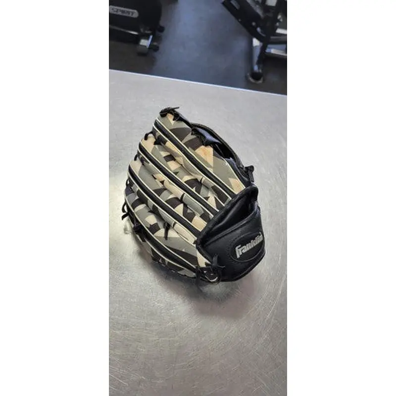 Used Franklin 9.5 INCH BB/SB Glove RH Throw Black 9 1/2" 11497-S000151188