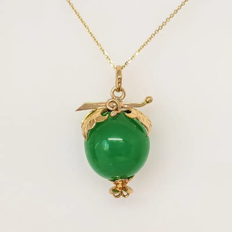 14K JADE GREEN APPLE ESTATE PENDANT & CHAIN 5.3 GRAMS