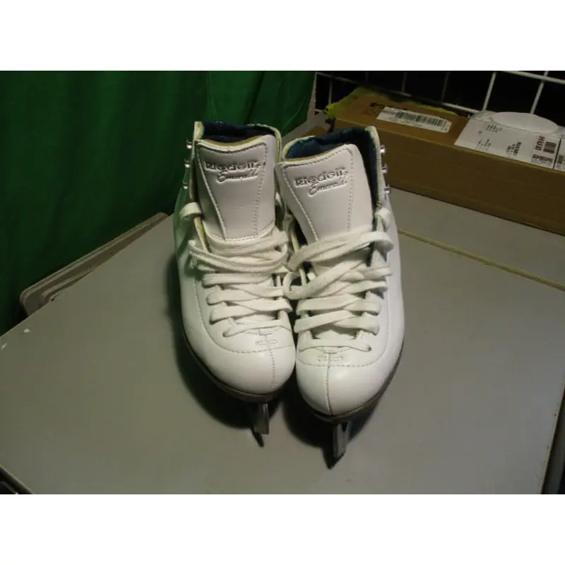 Used Riedell Emerald Size 2.5 Figure Skates