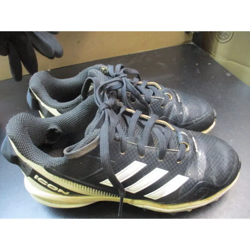 Used Adidas Icon Cleats Size 1.5