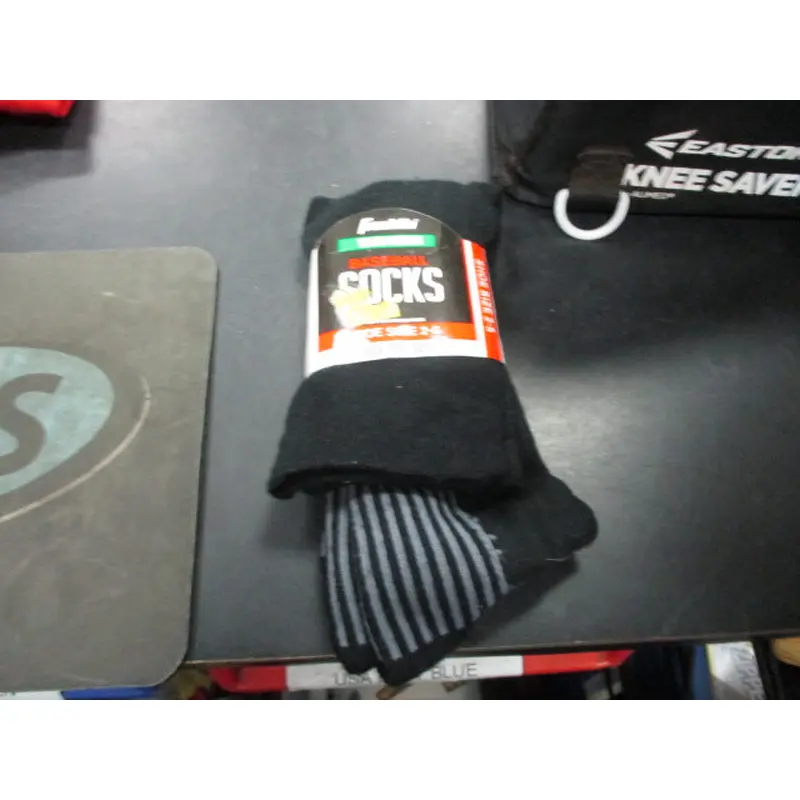 Used Franklin Youth Med Shoe Size 2-5 Black Baseball Socks