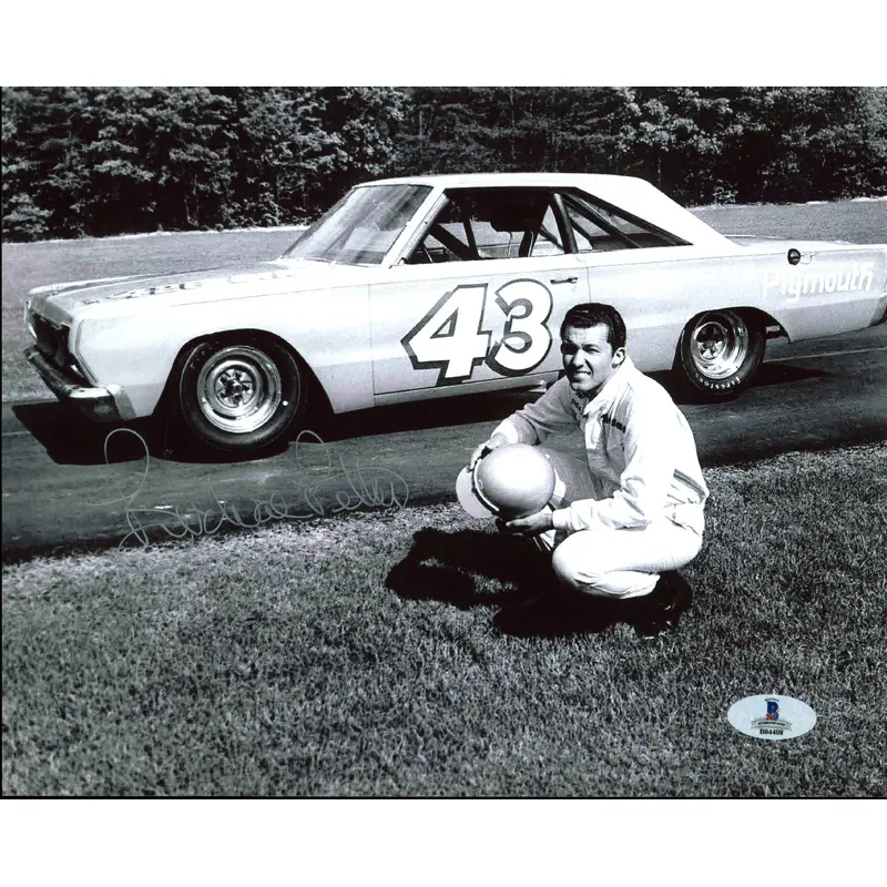 Richard Petty NASCAR Authentic Signed 8X10 Photo Autographed BAS #B04408