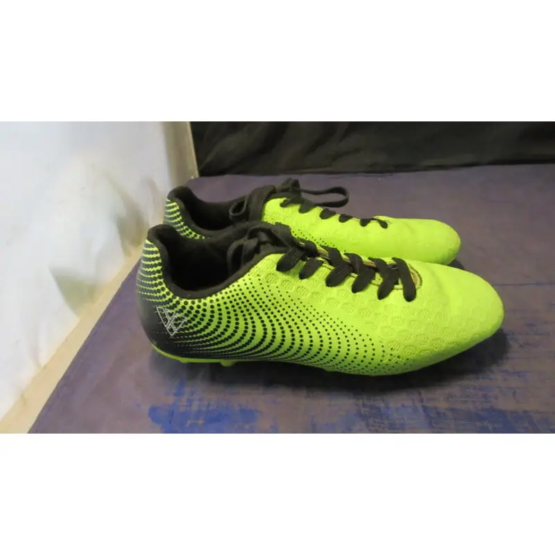 Used Vizari Stealth Soccer Cleats Youth Size 2.5