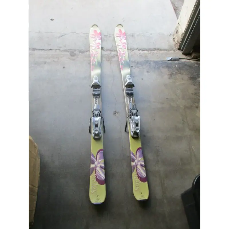 Used Rossignol Saphir Fun Downhill Skis w/ Look Nova Bindings - 150 cm