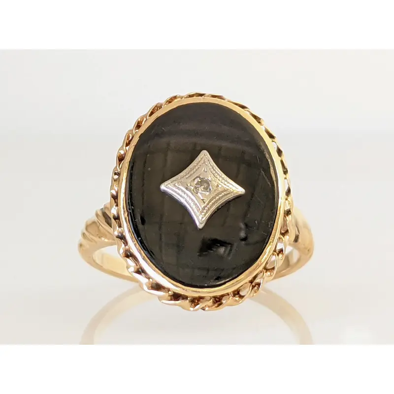 10K ONYX OVAL 12X16 WITH DIAMOND ESTATE RING 2.9 GRAMS