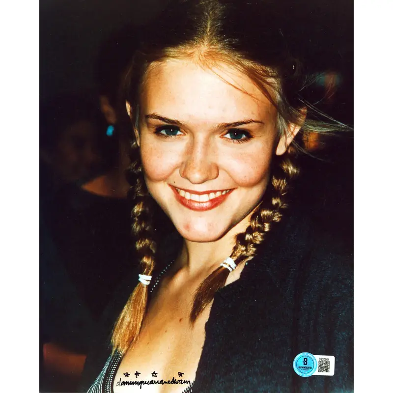 Dominique Swain Lolita Authentic Signed 8x10 Vertical Photo BAS #BS20804