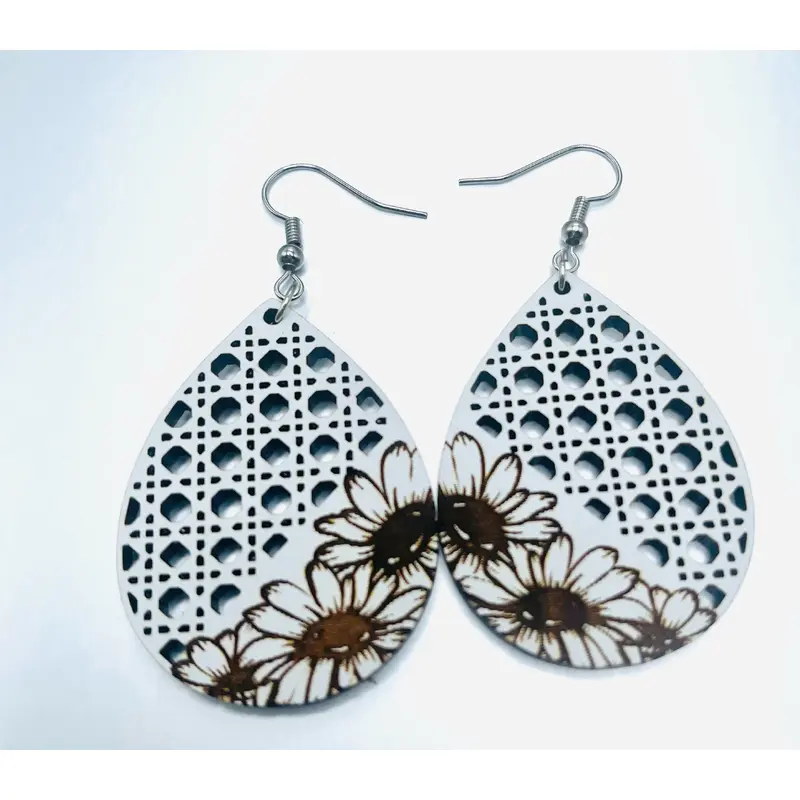 Rattan Sunflower Teardrops