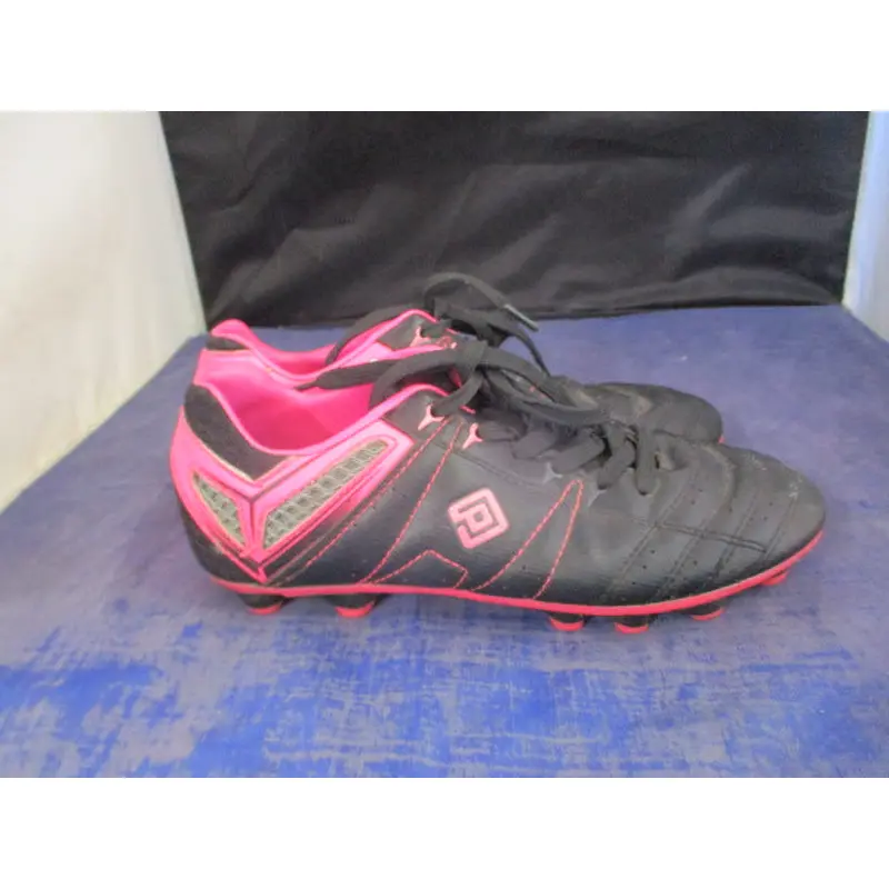 Used Dream Pairs Soccer Cleats Youth Size 4
