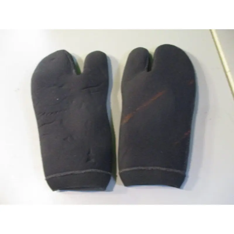 Used Cold Water Neoprene Gloves Size Large