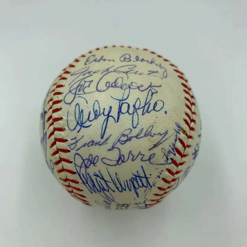 Beautiful 1962 Milwaukee Braves Team Signed Baseball 33 Sigs Hank Aaron JSA COA