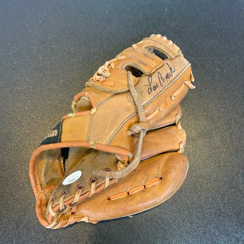 Lou Brock Signed 1970's Game Model Baseball Glove With JSA COA