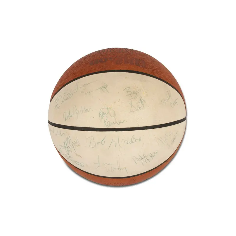 1984-85 Los Angeles Lakers NBA Champs Team Signed Vintage Basketball Beckett COA
