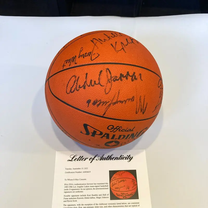 1985-86 Los Angeles Lakers Team Signed Basketball Abdul Jabbar Magic Johnson PSA