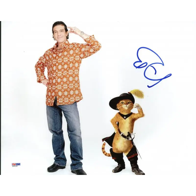 Antonio Banderas Puss In Boots Signed Authentic 11X14 Photo PSA/DNA #X31167