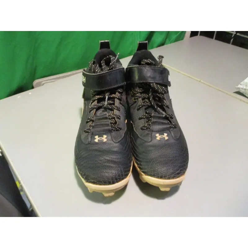 Used Under Armour BH Size Youth 4.5 Cleats