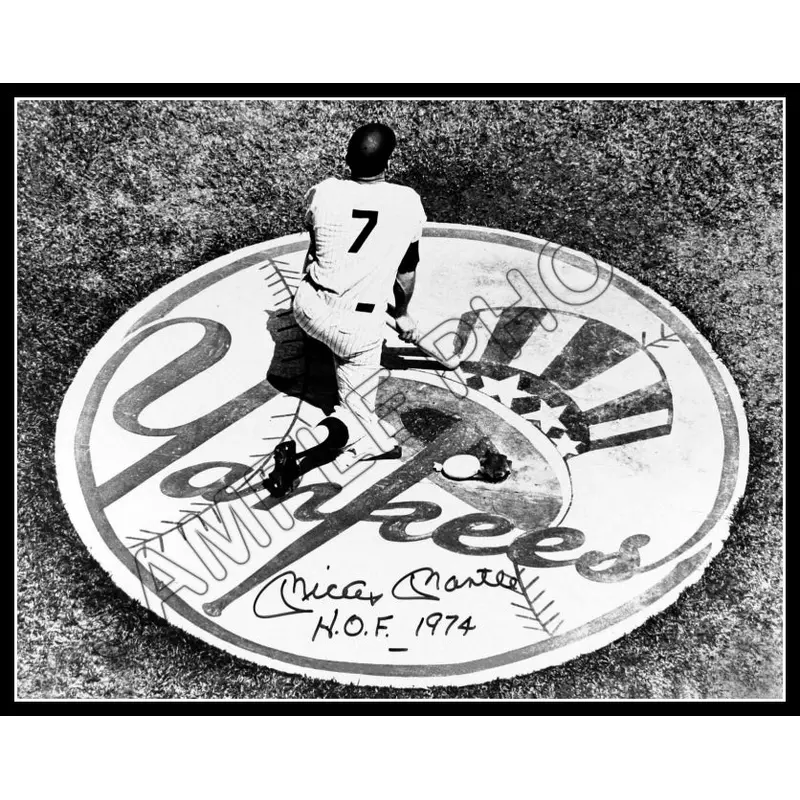 Mickey Mantle 11X14 Photo - Autographed New York Yankees - 527