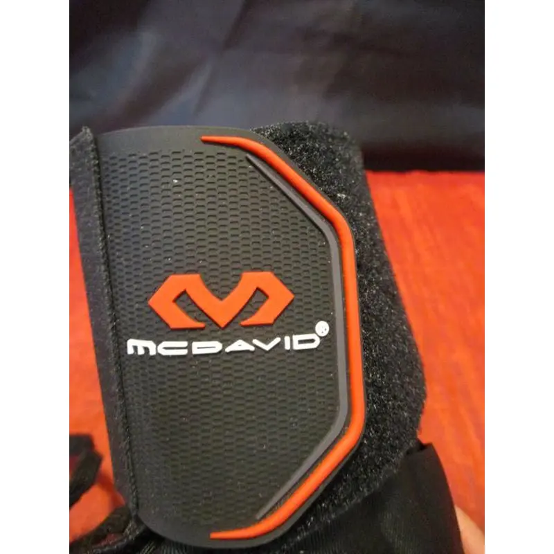 Used McDavid Ankle Brace w/ Wraps Size Small
