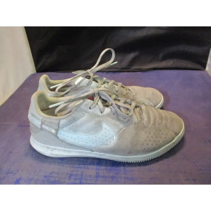 Used Nike Street Gato Indoor Soccer Cleats Youth Size 4.5