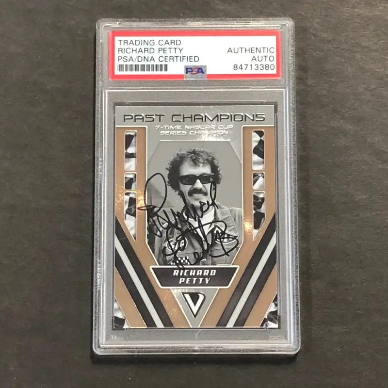 2019 Panini Victory Lap #75 Richard Petty Signed Card AUTO PSA Slabbed Nascar
