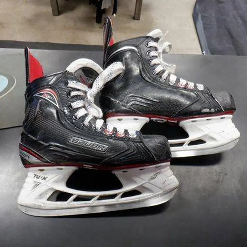 Used Bauer Vapor X500 Hockey Skates Size 3