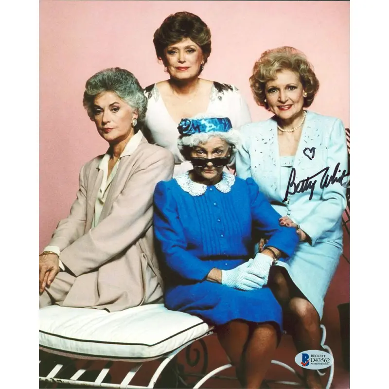 Betty White The Golden Girls Authentic Signed 8x10 Photo BAS #D43562