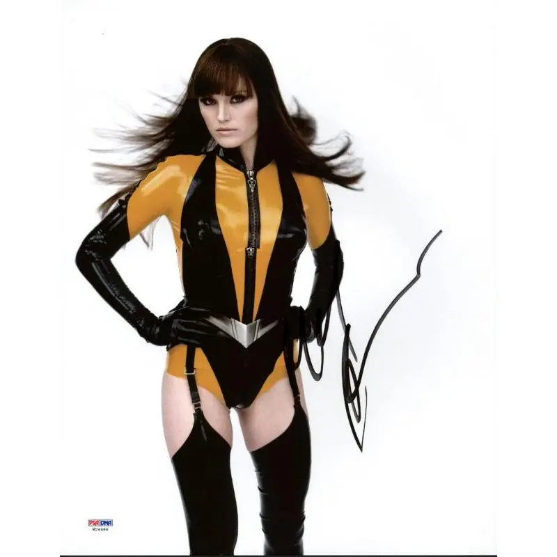 Malin Akerman Watchmen Signed Authentic 11X14 Photo Autographed PSA/DNA #W24486